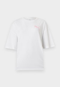 Λευκό κοντομάνικο T-shirt με στρογγυλή λαιμόκοψη, με μικρό ροζ λογότυπο Puma στο αριστερό στήθος.