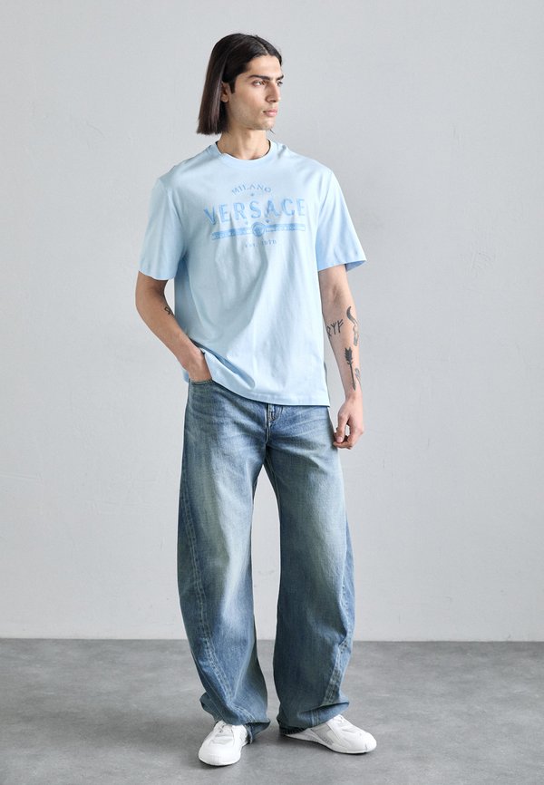 COMPACT NEVER FORGET PRINT - Print T-shirt2