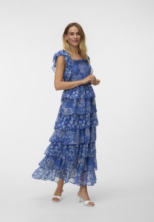 Vero Moda VMAMAZING SMOCK DRESS  - Μάξι φόρεμα - nebulas blue/white