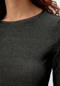 QS Longsleeve - schwarz