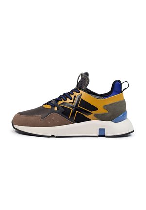 CLIK - Baskets basses - brown