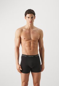 Calvin Klein Underwear TRUNK 3 PACK COTTON STRETCH - Apakšbikses - black/cherry kiss/eiffle tower/moss grass