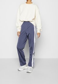 adidas Originals Träningsbyxor - dark blue