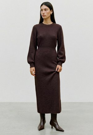 Vero Moda, VERO MODA STRICKKLEID VMANGALINA LS O-NECK 7/8 KNIT DRESS VMA - Robe pull - chocolate torte