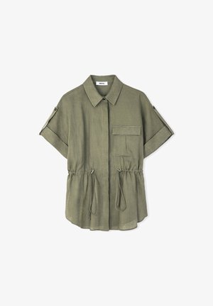 Chemise à manches courtes de couleur vert olive en lin, avec un col, une poche avant, une taille ajustable à cordon et des poignets retournés.