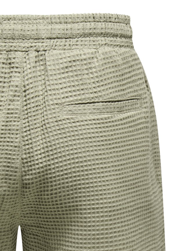 ONSTEL SAVIER - Shorts - olive2