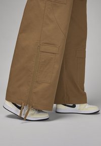 Jordan PANT - Cargobroek - brown kelp