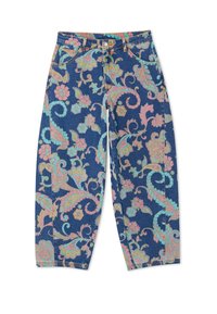 Τζιν παντελόνια με ψηλή μέση και φαρδιά πόδια, με πολύχρωμο σχέδιο πεϊσλί σε ροζ, κίτρινο και τιρκουάζ σε σκούρο μπλε φόντο.