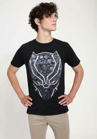 Marvel AVENGERS CLASSIC PANTHER ICON FILL UNISEX - T-shirts print - black