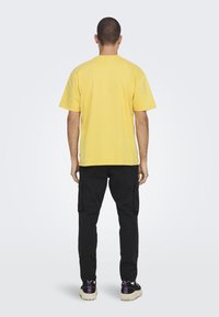 Only & Sons ONSFRED TEE - Camiseta básica - ochre