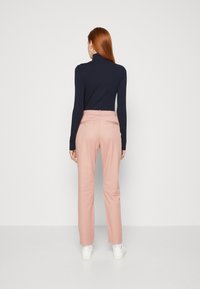 Esprit Nohavice chinos - old pink