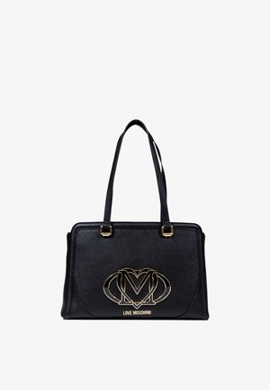 Sac à main en faux cuir noir avec des détails en logo doré. Il possède deux solides poignées et un design structuré avec une texture lisse.