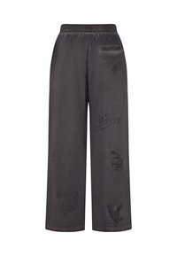 Szare dresy z elastycznym pasem, ozdobione haftowanymi wzorami smoka i orła, akcentami tekstowymi oraz boczną kieszenią.