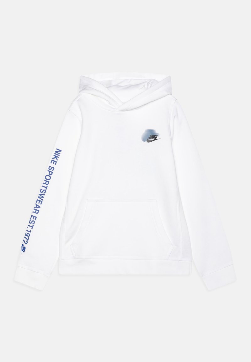 Valkoinen huppari, jossa on etutasku, sininen ja musta Nike-logo rinnassa sekä "NIKE SPORTSWEAR EST. 1972" -teksti painettuna hihan varteen.