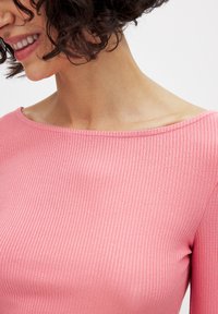 NA-KD Top s dlhým rukávom - pink