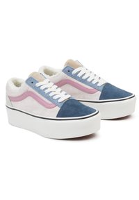 Blå, pink og creme ruskinds sneakers med hvide snørebånd og en tyk hvid platformssål. Har signatur side-stribe og blød indersål.
