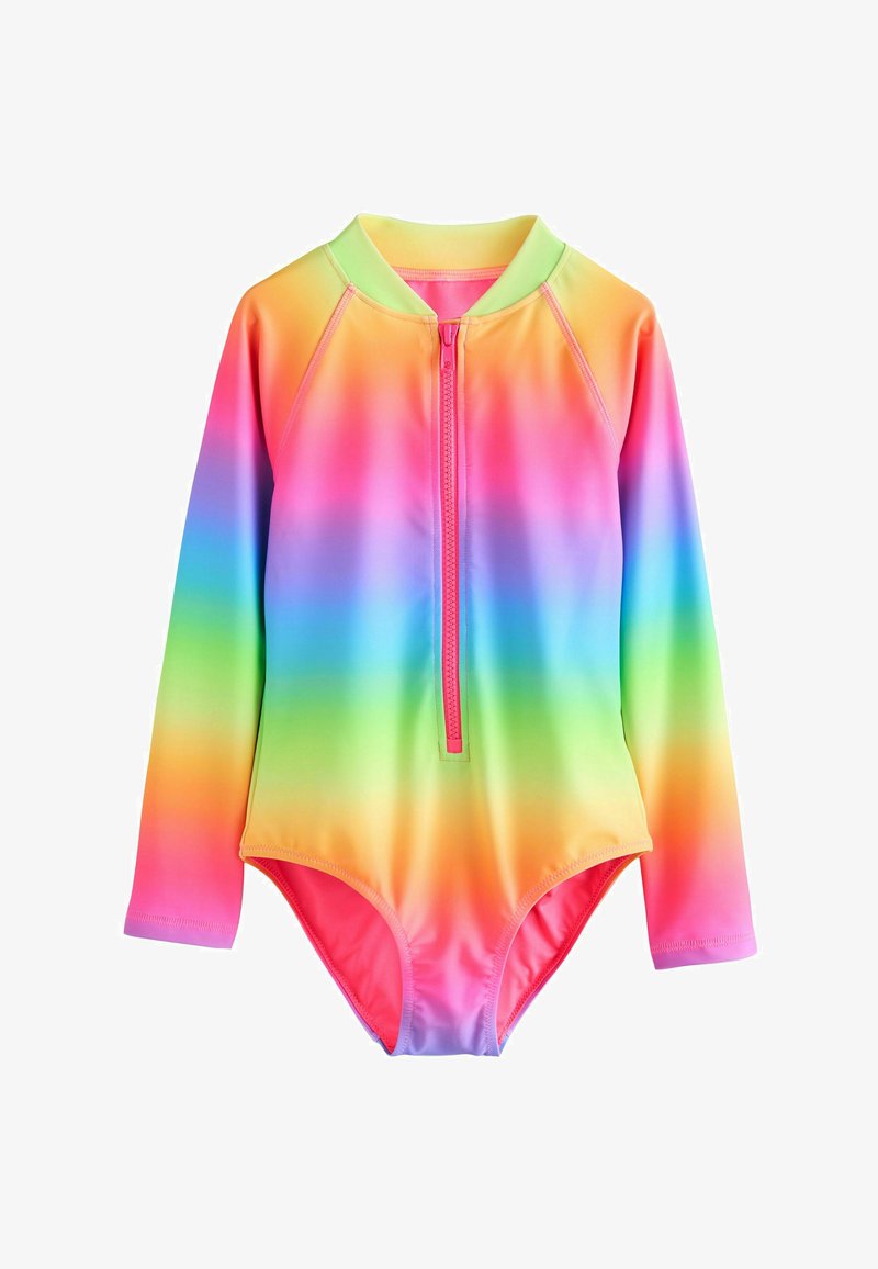 Maillot de bain rash guard à manches longues, présentant un dégradé multicolore du rose au bleu, fabriqué en tissu lisse et extensible. Fermeture éclair à l'avant.