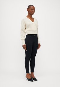 ONLY Petite ONLNINA V NECK - Vesta - pumice stone