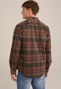 WE Fashion THE KNITTED - Marškiniai - brown