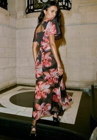 Lipsy REGULAR FIT- FLORAL SHORT SLEEVE RUCHED UNDERBUST - Maxi-jurk - black