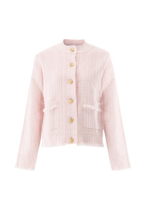 Hellrosa strukturierte Jacke mit langen Ärmeln, goldfarbenen Knöpfen vorne, zwei Vordertaschen mit fransigen Kanten und einem kurzen Kragen.