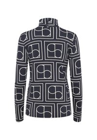 Camiseta de manga larga en tejido azul marino con un patrón geométrico blanco. Cuello alto y diseño ajustado con una textura suave y lisa.