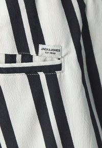 Jack & Jones JPSTJAIDEN JJJACQUARD - Šortai - sky captain