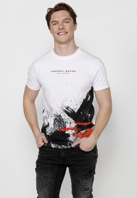 Koroshi SHORT SLEEVE - Apdrukāts T-krekls - blanco white