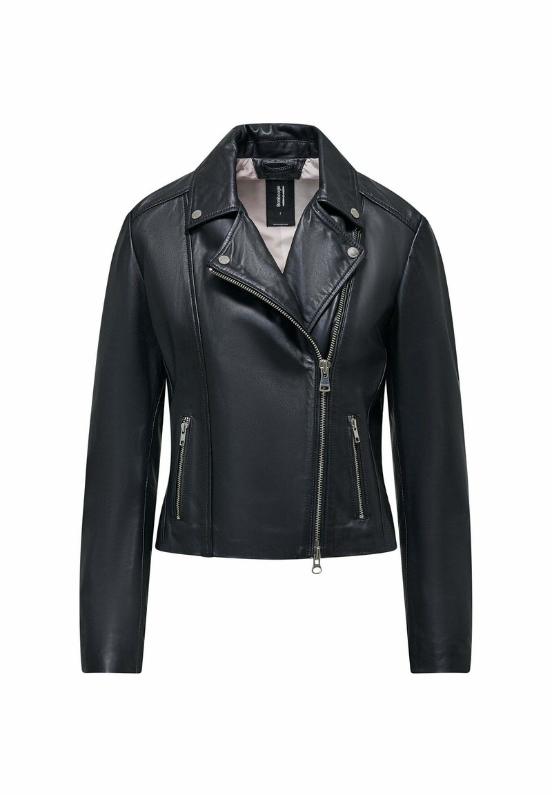 Giacca da motociclista in pelle nera con design aderente, zip asimmetrica, colletto a pressione e due tasche anteriori con zip. Texture liscia.