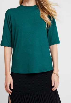 Basic T-shirt - green