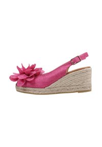 Espadrille rose à talon compensé avec un design à bride arrière, semelle en corde de jute et accent de fleur en tissu sur le bout. Extérieur en tissu texturé.