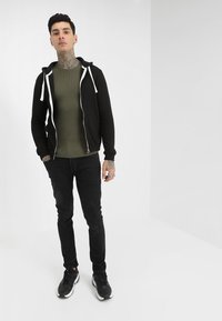 Pier One Camisola - oliv
