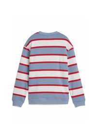 Sudadera a rayas con franjas horizontales en azul, rojo y gris claro. El material tiene una textura suave, cuello redondo clásico y puños acanalados.