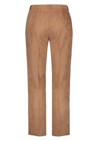 Brązowe zamszowe spodnie straight-leg z pętlami na pasek, z przodem z kantem i dwiema kieszeniami po bokach, pokazane od tyłu na białym tle.