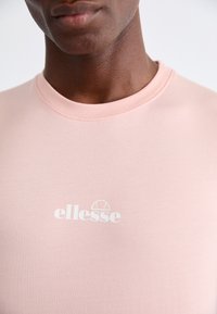 Ellesse OLLIO TEE - Paprasti marškinėliai - pink