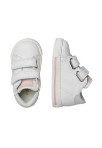 Sneakers bianchi in pelle con doppie fibbie in velcro, punte arrotondate, sottili accenti rosa e suole in gomma testurizzata.