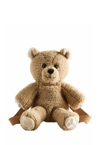 Tan pluche teddybeer met een gestructureerd lichaam, zwarte knopenogen en lichtbruine accenten op de oren en poten. Inclusief een bruine stoffen strap.