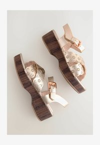 Unausgewählt, rosegold leather