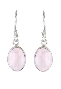 Sølv hoops øreringe med ovale rosenkvarts sten, der viser en glat overflade og en blød lyserød nuance. Udsmykket med snoede detaljer.