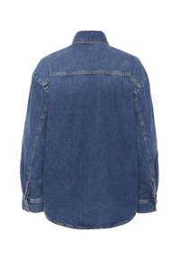 Camicia in denim, blu scuro, maniche lunghe, colletto, vista posteriore. Presenta due cuciture laterali con polsini abbottonati e un orlo leggermente curvo.