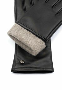 Schwarze Lederhandschuhe mit einem grauen Wollbündchen und einem Druckknopfdetail. Glatte Oberfläche mit genähten Akzenten entlang der Finger.