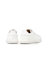 WITTCHEN Sneakers basse - white