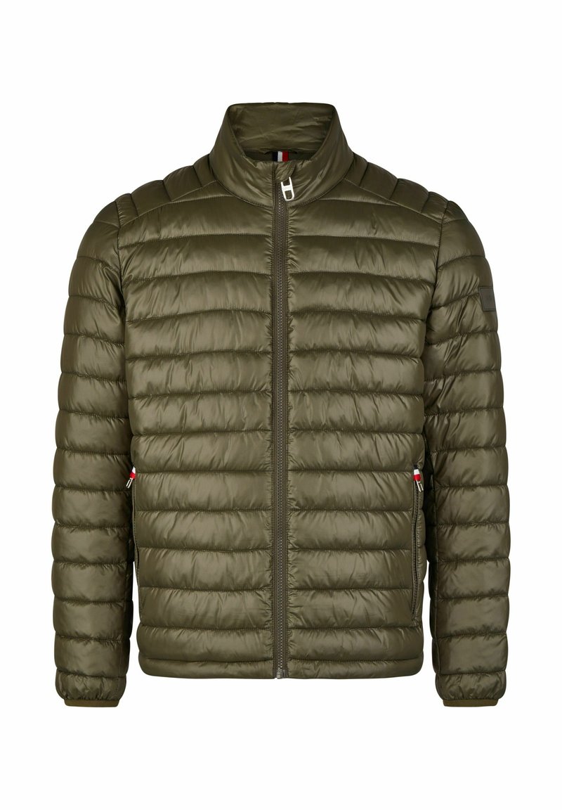 Khaki zielona kurtka ocieplana z wysokim kołnierzem, pełnym zapięciem na zamek i elastycznymi mankietami. Posiada poziome przeszycia oraz boczne kieszenie.