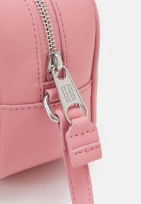 Tommy Jeans MUST  - Borsa a tracolla - chalky pink