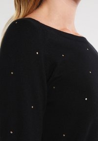 mint&berry Pullover - black