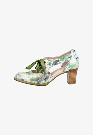 Chaussure à talon moyen à motif floral avec nœud en satin vert, bords festonnés et côtés découpés, dotée d'un talon en bois empilé.