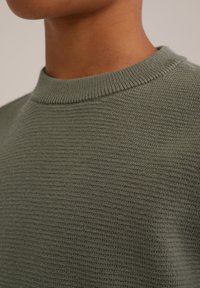 WE Fashion STRUCTUUR - Pulover - green