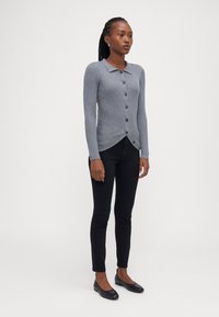 ONLY Petite ONLRAIN  - Uske traperice - black denim