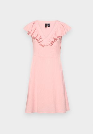 Rosa, knælang kjole med V-udskæring og volang-ærmer. Fremstillet af letvægtsstof, der har en tætsiddende overdel og en bred nederdel.