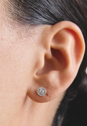 THOMAS SABO, OHRSTECKER MIT WEISSEM ZIRKONIA IM BRILLANTSCHLIFF - Earrings - silberfarben, weiß